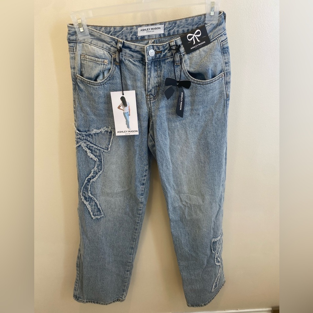 Bow jeans